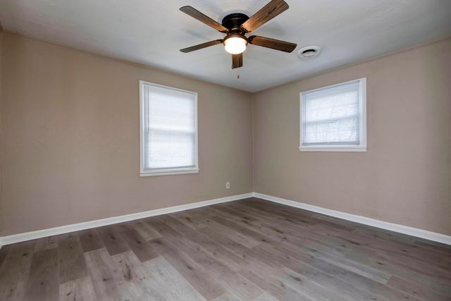 4982 S Douglas Drive, Republic, MO 65738