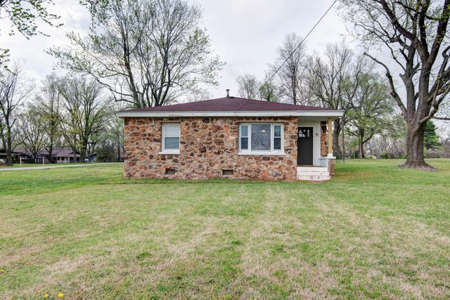 4982 S Douglas Drive, Republic, MO 65738