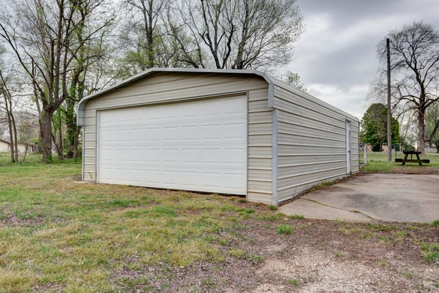 4982 S Douglas Drive, Republic, MO 65738