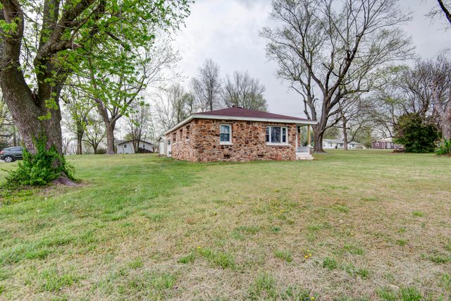 4982 S Douglas Drive, Republic, MO 65738
