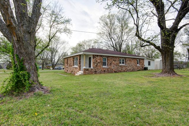 4982 S Douglas Drive, Republic, MO 65738