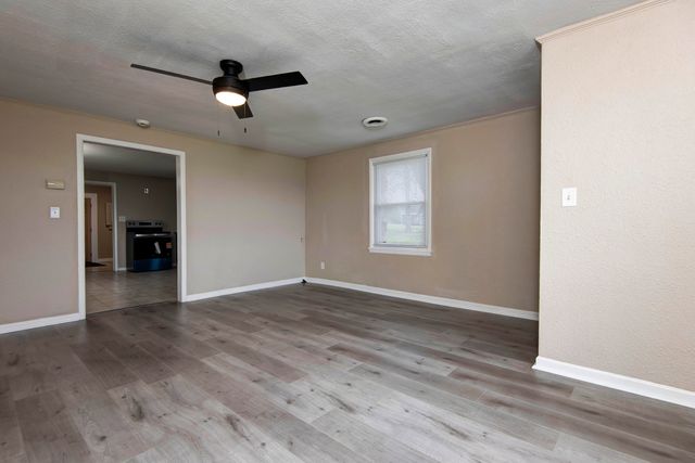 4982 S Douglas Drive, Republic, MO 65738