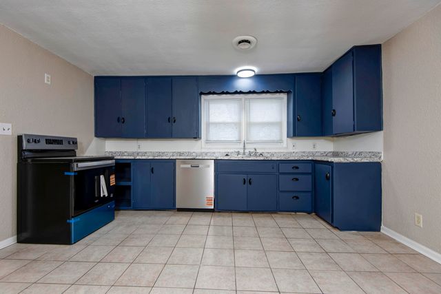 4982 S Douglas Drive, Republic, MO 65738