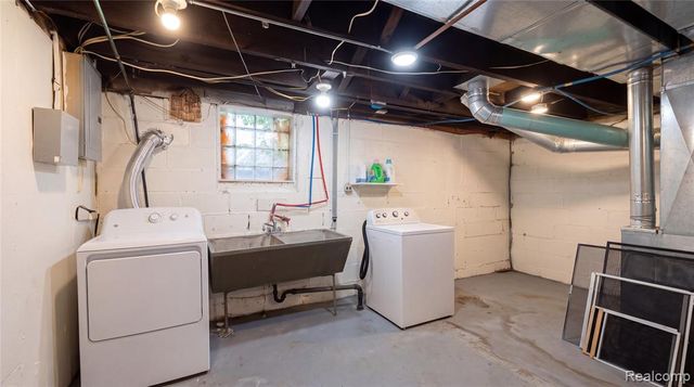 9426 John R, Detroit, MI 48202