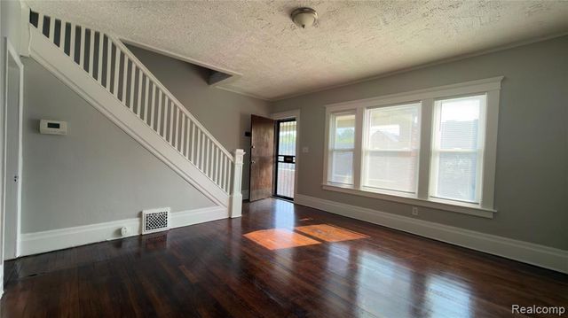 9426 John R, Detroit, MI 48202