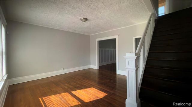 9426 John R, Detroit, MI 48202