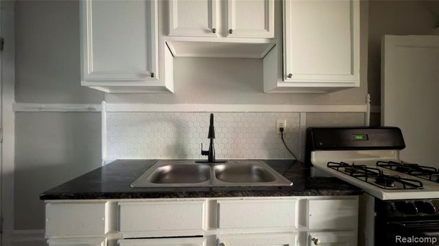 9426 John R, Detroit, MI 48202