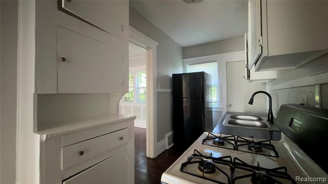 9426 John R, Detroit, MI 48202