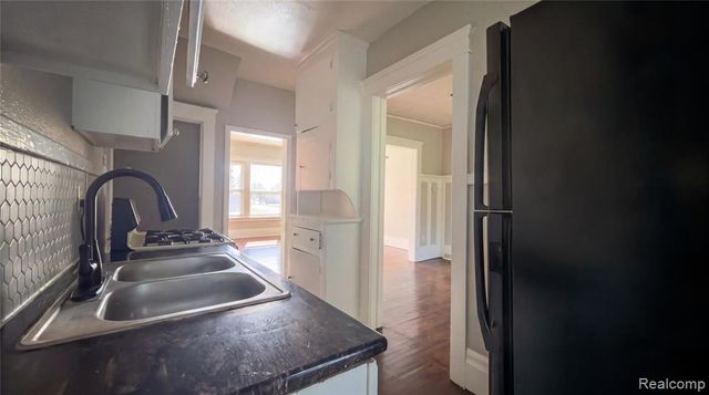 9426 John R, Detroit, MI 48202