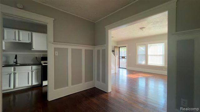 9426 John R, Detroit, MI 48202