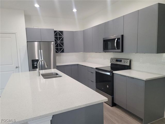 5002 Gramercy RD, Labelle, FL 33935