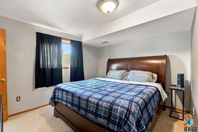 2738 S Avondale Ct Court, Sioux Falls, SD 57110