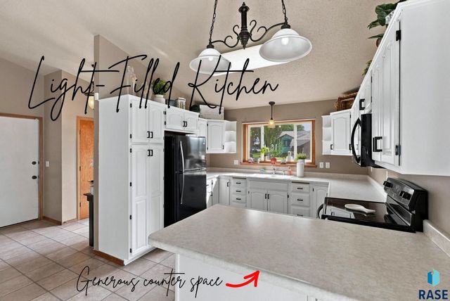 2738 S Avondale Ct Court, Sioux Falls, SD 57110