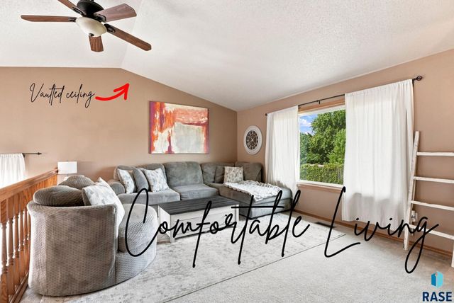 2738 S Avondale Ct Court, Sioux Falls, SD 57110