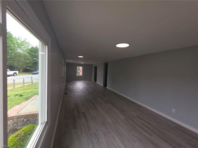 2 Carver CIR, Portsmouth, VA 23701