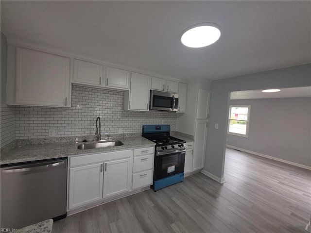 2 Carver CIR, Portsmouth, VA 23701