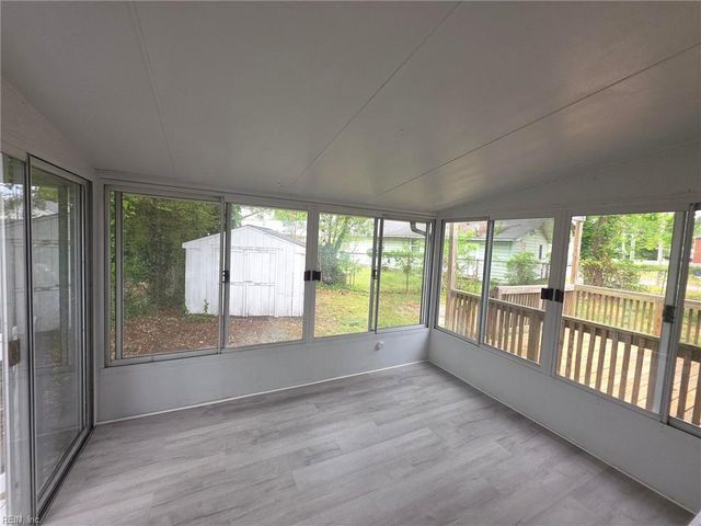 2 Carver CIR, Portsmouth, VA 23701