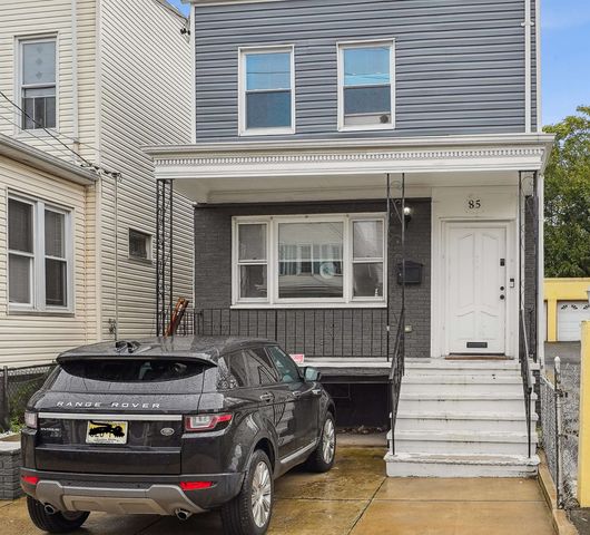 85 PEARSALL AVE, Jc, Bergen-lafayett, NJ 07305