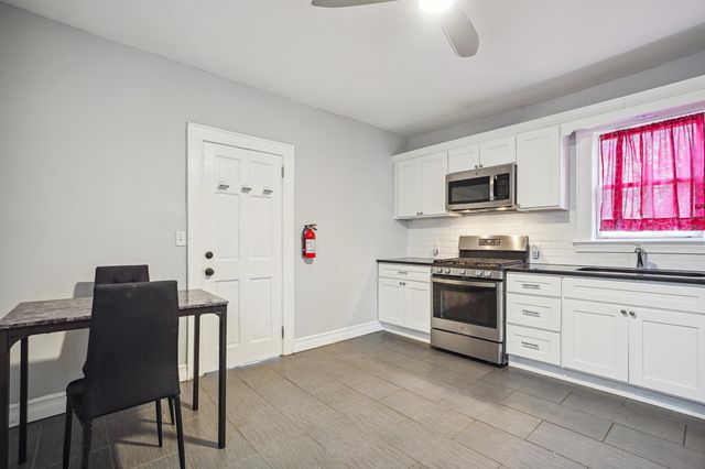 85 PEARSALL AVE, Jc, Bergen-lafayett, NJ 07305