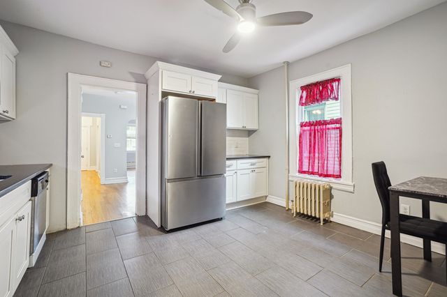 85 PEARSALL AVE, Jc, Bergen-lafayett, NJ 07305