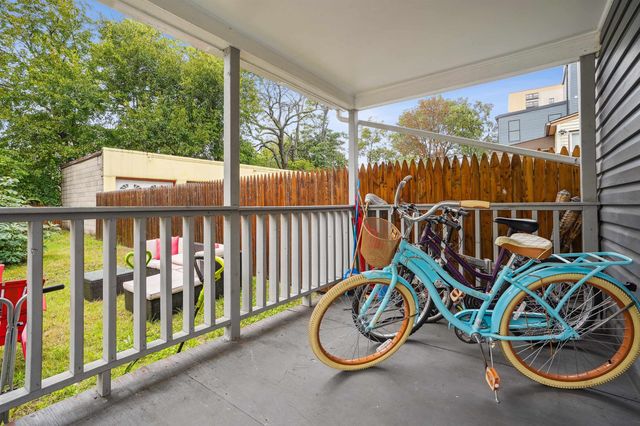 85 PEARSALL AVE, Jc, Bergen-lafayett, NJ 07305