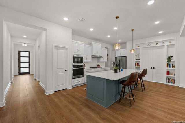 1014 Harmisch, San Antonio, TX 78260