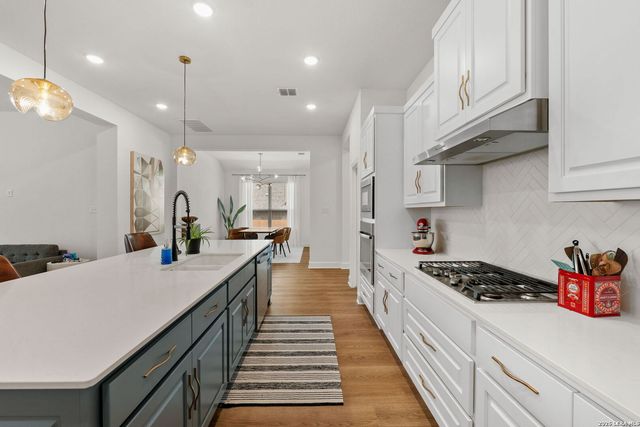 1014 Harmisch, San Antonio, TX 78260