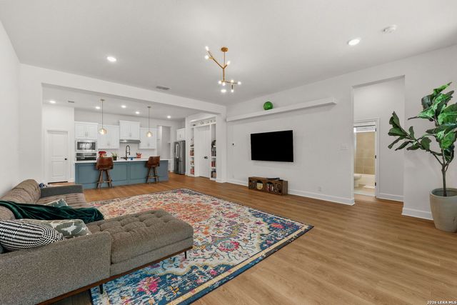 1014 Harmisch, San Antonio, TX 78260