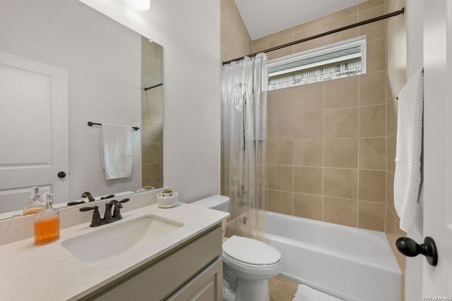 1014 Harmisch, San Antonio, TX 78260