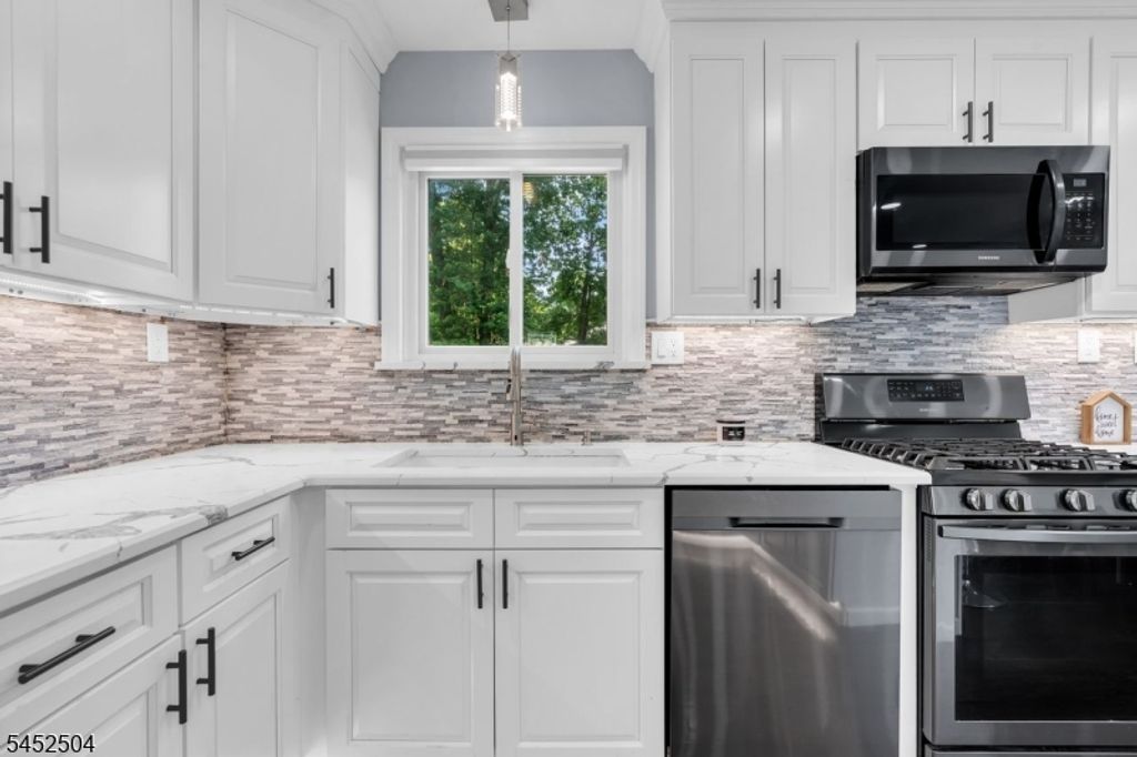 21 John Pl, Cedar Grove Twp., NJ 07009 — photo 4