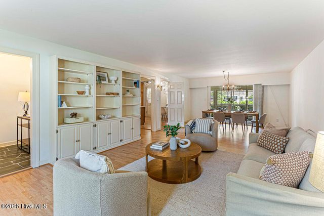 42 Village Green Circle, Southern Pines, NC 28387