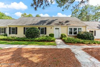 42 Village Green Circle, Southern Pines, NC 28387