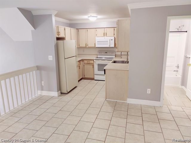 4336 Schaefer Road, Dearborn, MI 48126