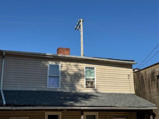 607-609 1/2 Allegheny Ave, Glassport, PA 15045