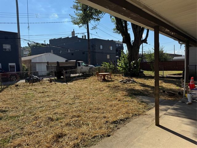 607-609 1/2 Allegheny Ave, Glassport, PA 15045