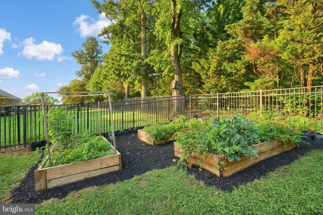 2541 EDGEWOOD, York, PA 17403
