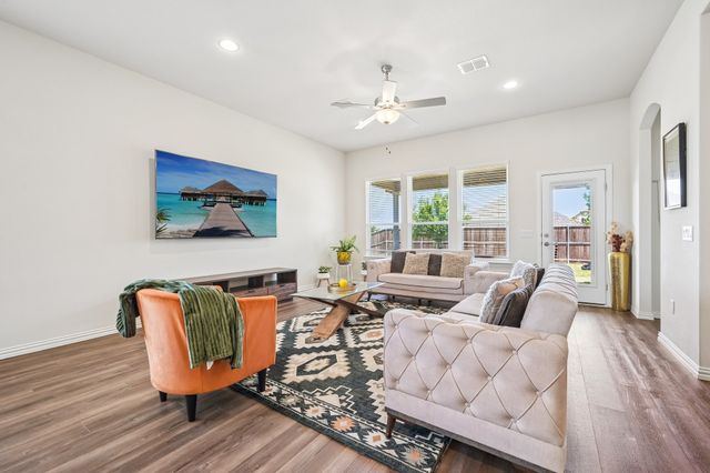 2801 RYDER Lane, Aubrey, TX 76227
