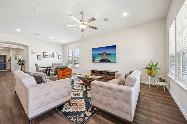 2801 RYDER Lane, Aubrey, TX 76227