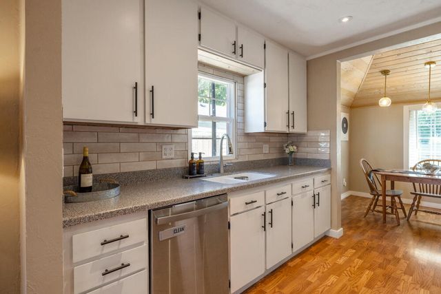 1759 Summers Lane, Klamath Falls, OR 97603