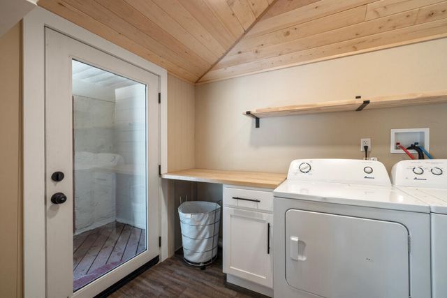 1759 Summers Lane, Klamath Falls, OR 97603