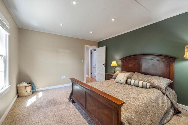 1759 Summers Lane, Klamath Falls, OR 97603