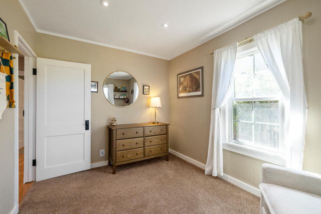 1759 Summers Lane, Klamath Falls, OR 97603