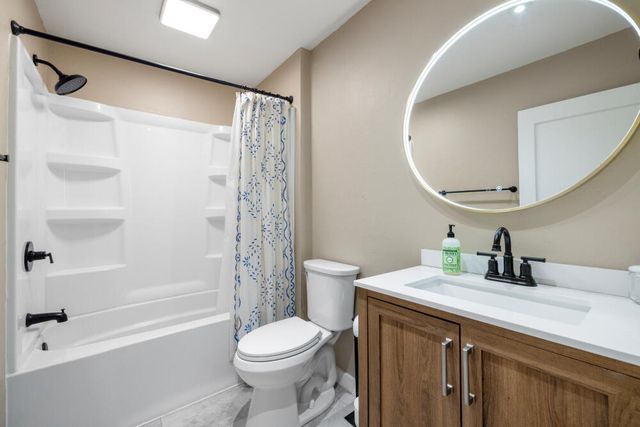 1759 Summers Lane, Klamath Falls, OR 97603