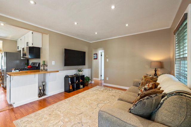 1759 Summers Lane, Klamath Falls, OR 97603