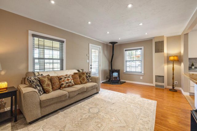 1759 Summers Lane, Klamath Falls, OR 97603