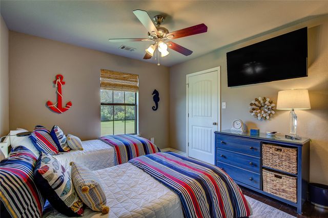 180 Seminole Trail, East Tawakoni, TX 75472