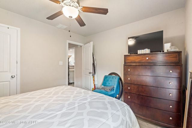 1883 Central Ridge Drive, Southaven, MS 38671