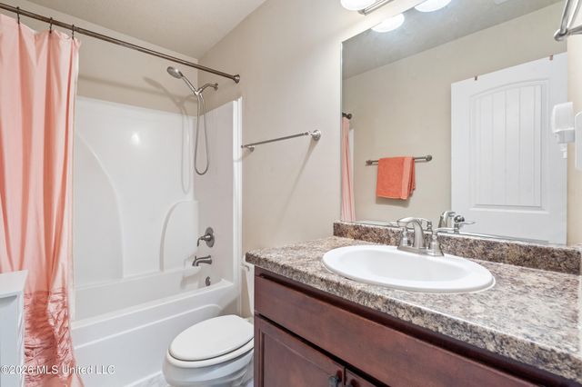 1883 Central Ridge Drive, Southaven, MS 38671