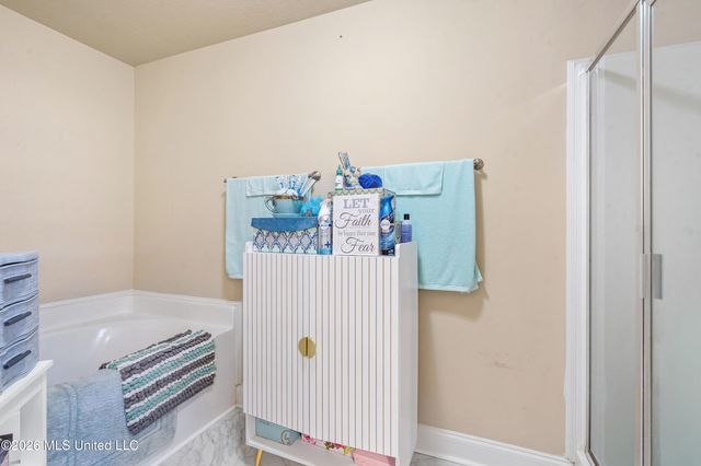 1883 Central Ridge Drive, Southaven, MS 38671