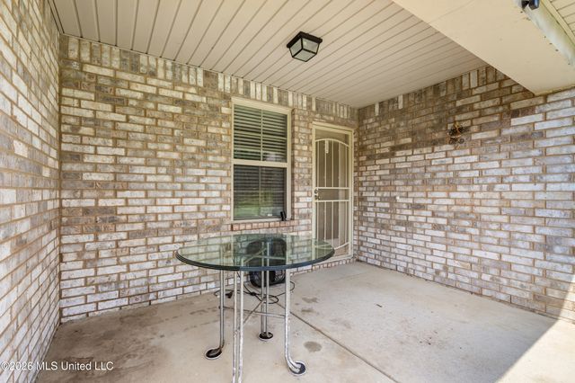 1883 Central Ridge Drive, Southaven, MS 38671